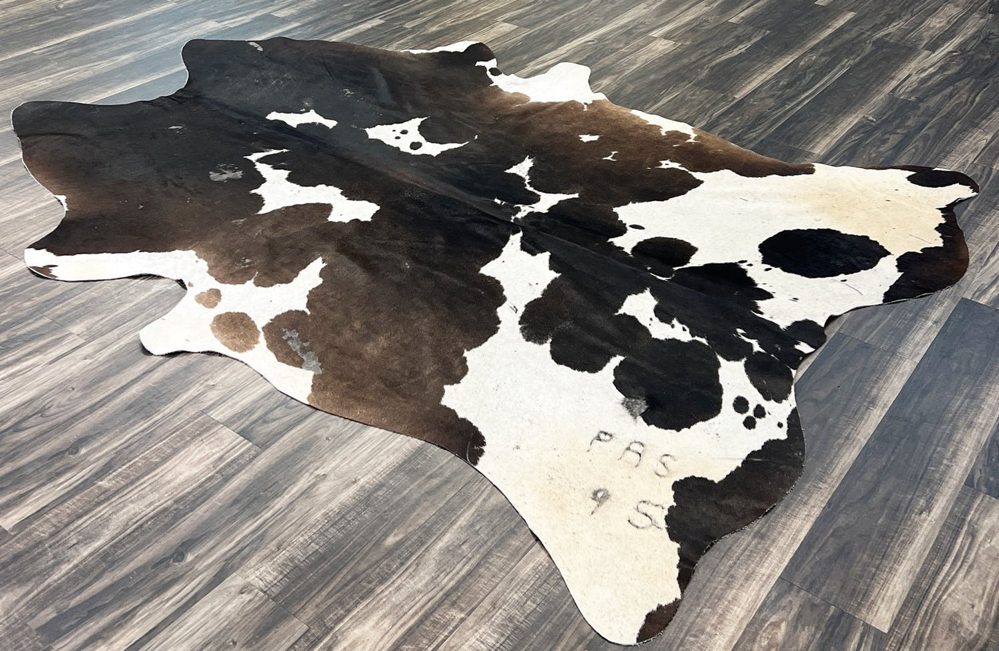 Antique Black and White Natural Cowhide Rug - Rodeo Cowhide Rugs