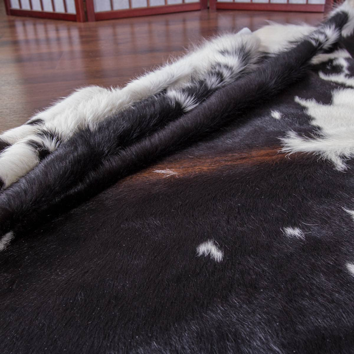 Black & White with Brown Shade Line Cowhide Rug - Rodeo Cowhide Rugs5x6