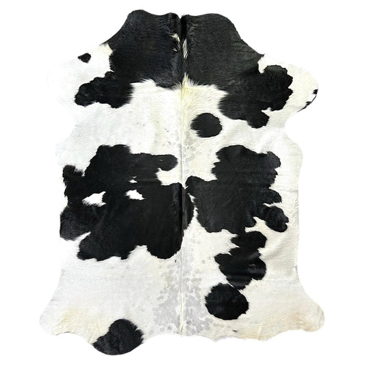 Large Black and White Cowhide Rug O568 - 5.5x 6.9 ft