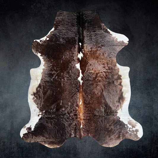Large Brown and White Cowhide Size 6.1x 6.9 ft - 5224E