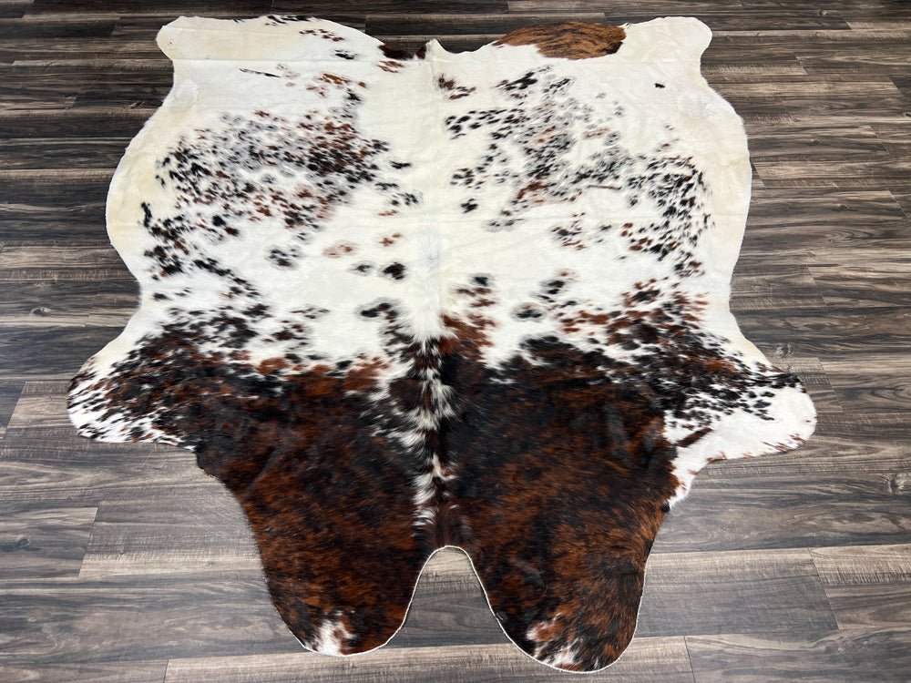 Luxurious Natural Spotted Cowhide Rug - Rodeo Cowhide Rugs