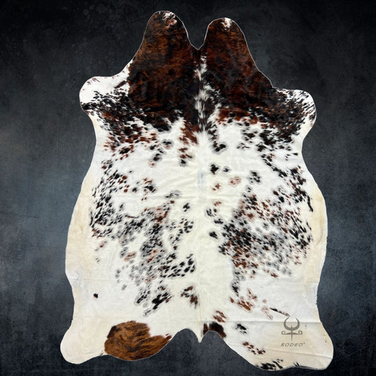 Luxurious Natural Spotted Cowhide Rug - Rodeo Cowhide Rugs