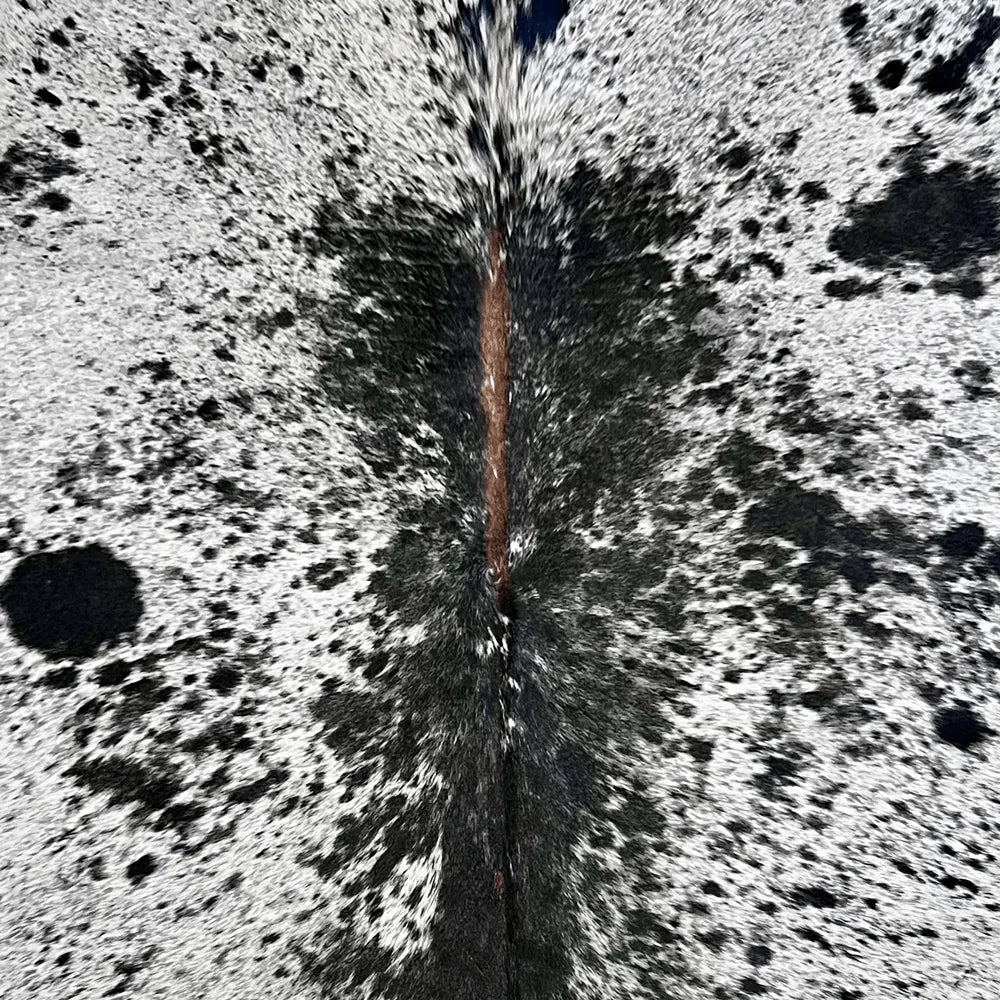 Salt and Pepper Cowhide Size 5.7 x 7 ft - 5136